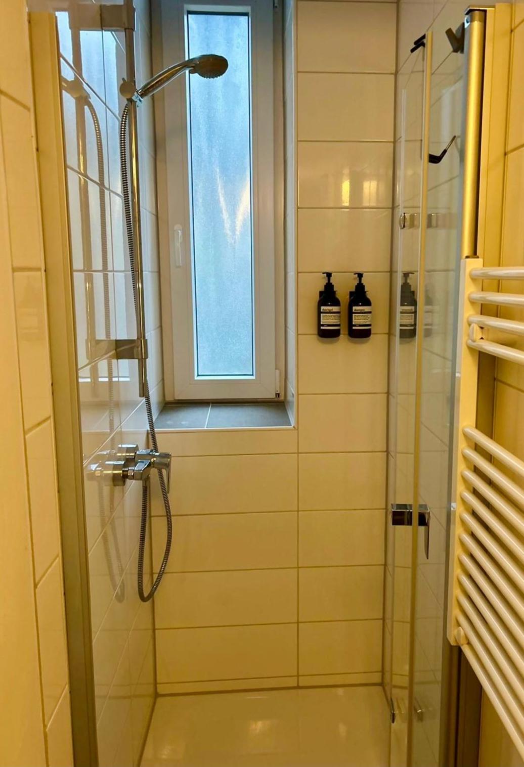 Feelslikehome - Stylische Und Zentrale Altbauwohnung Mit Terrasse&Garten Bochum Buitenkant foto